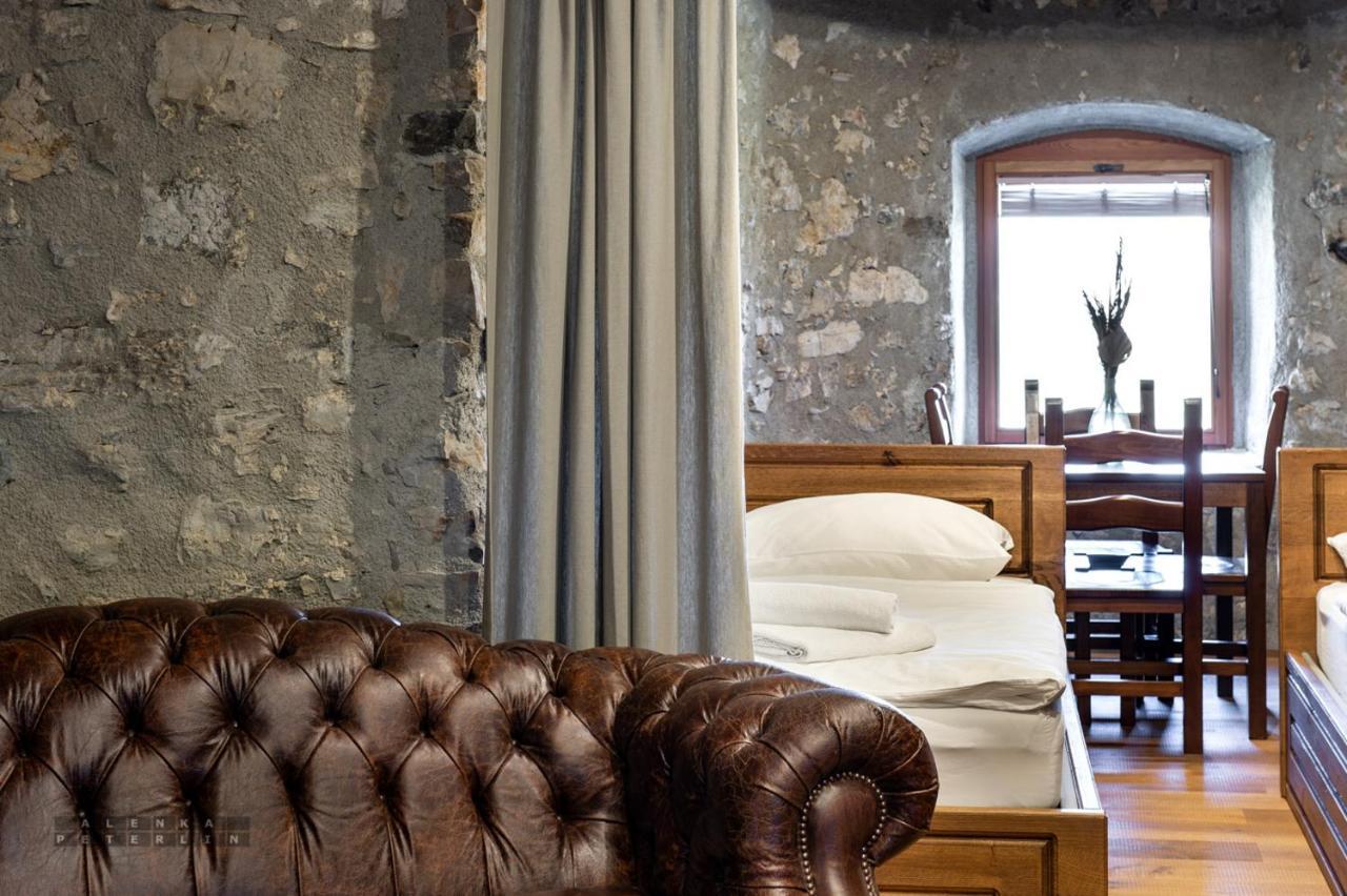 Hotel Vinica Castle Esterno foto